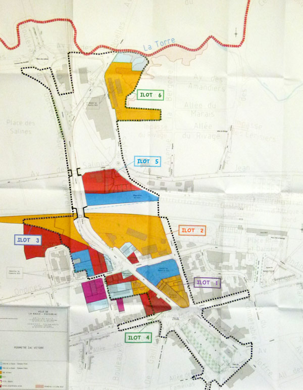 Sur le plan les îlots sont colorés en : - jaune pour les parcelles de Nexity ; - bleu pour celles de la Ville ; - en rouge pour celles des particuliers.