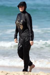 Burkini  à La Baule : Yves Métaireau (LR) choisi leau tiède