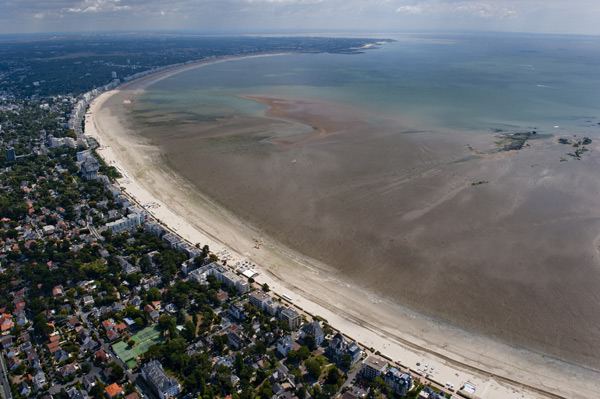 Concession de la plage de La Baule : La réaction du maire de La Baule après les articles de presse