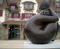Acquisition de la statue de Georges Jimenes Deredia devant la gare.