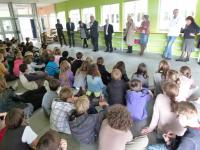 105 dictionnaires pour les élèves de 6e à Tabarly